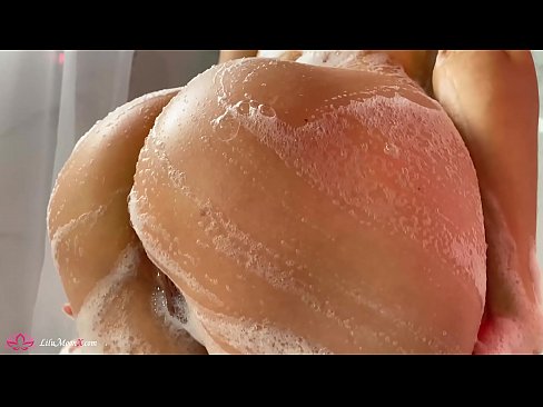 ❤️ Brunette o ipholla litho tsa botona kapa botšehali ho li khotsofatsa Pussy e nang le Vibrator ho ea ho Intense Orgasm in Shower litšoantšong tsa bootsoa st.prendiporno.ru ❌️
